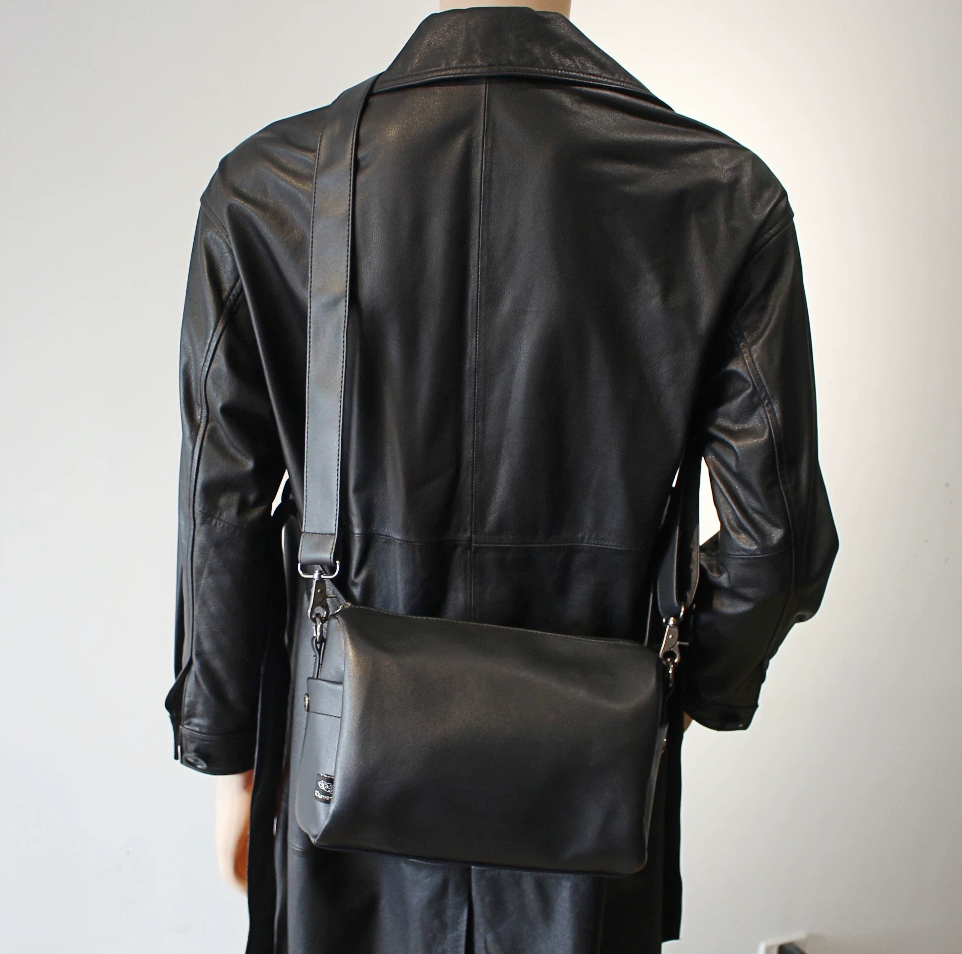Soft Leather Crossbody Shoulder Bag - Image 6