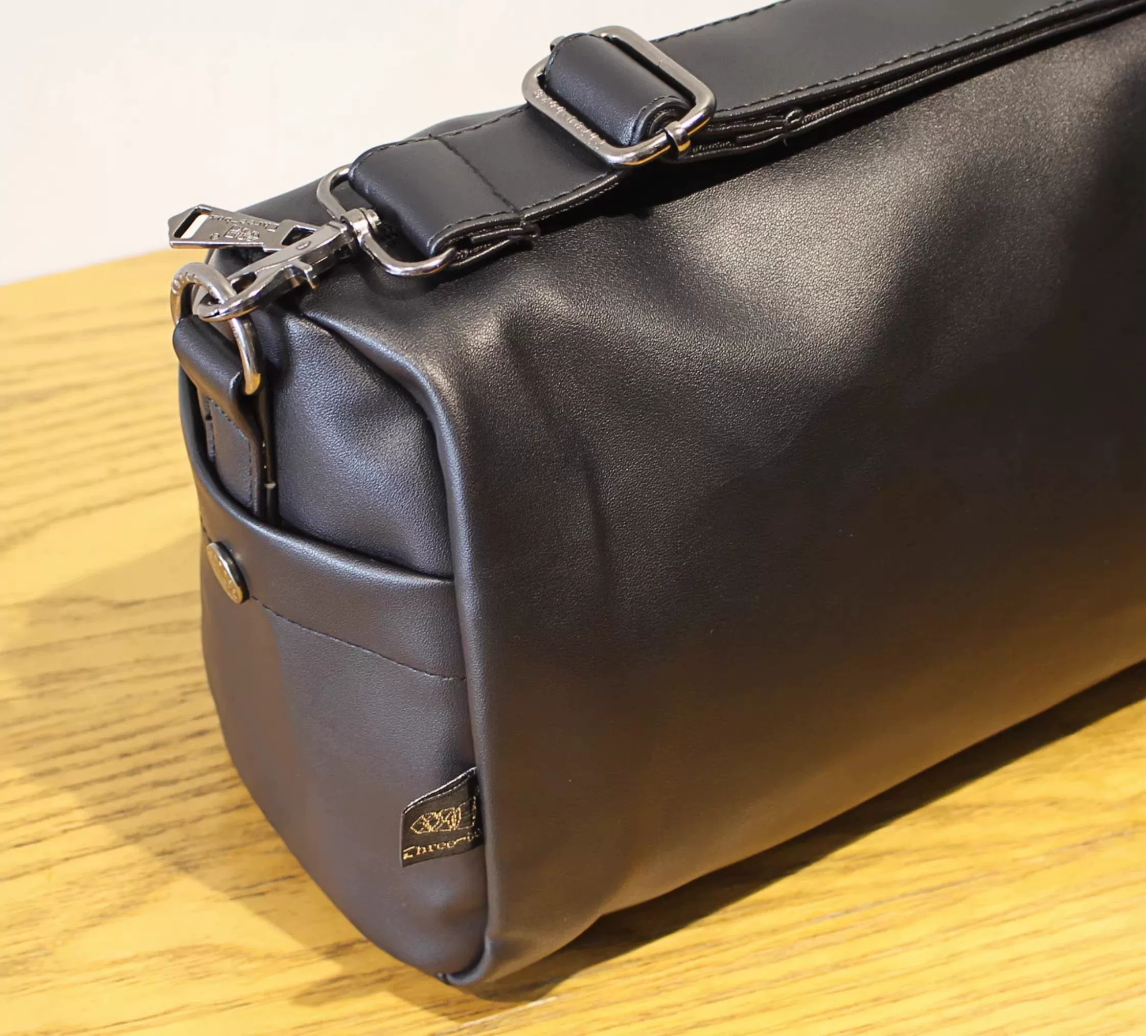 Soft Leather Crossbody Shoulder Bag - Image 9