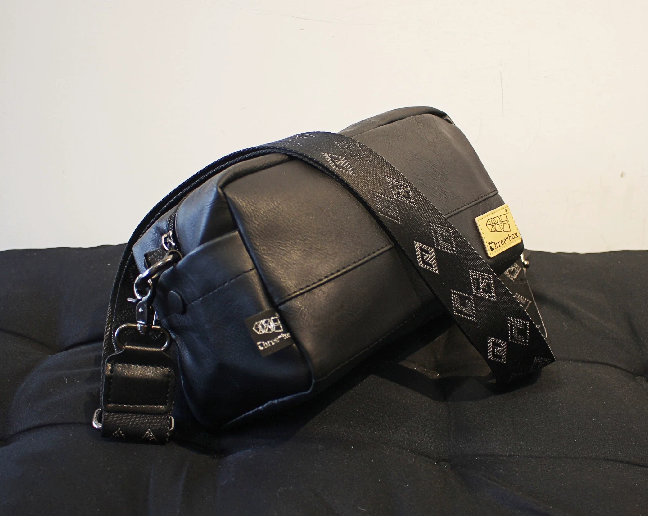 Soft Leather Crossbody Shoulder Bag - Image 7