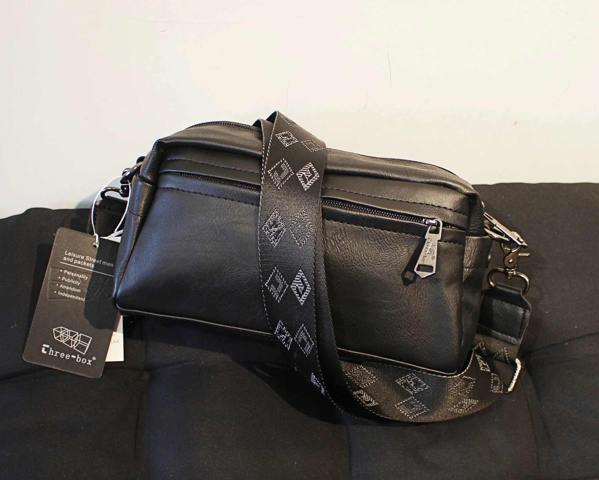 Soft Leather Crossbody Shoulder Bag - Image 9