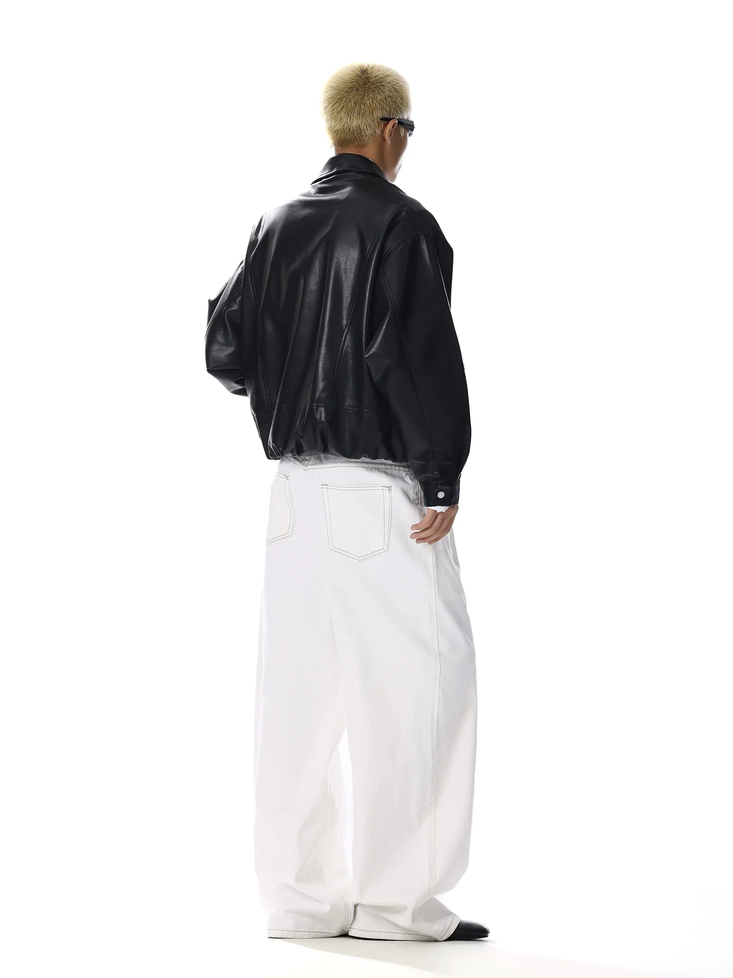 Wide Leg Five-Button Jeans - Image 5