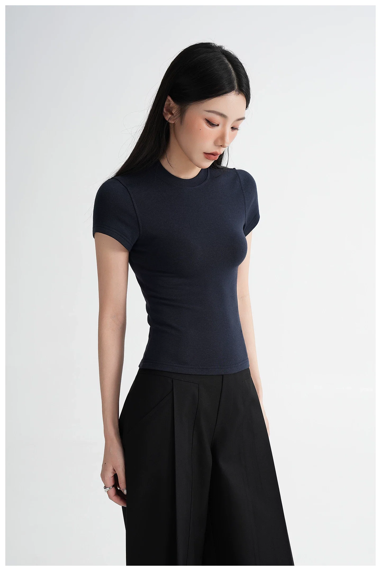 Wool Fitted Round Neck Short Sleeve Top - Image 9