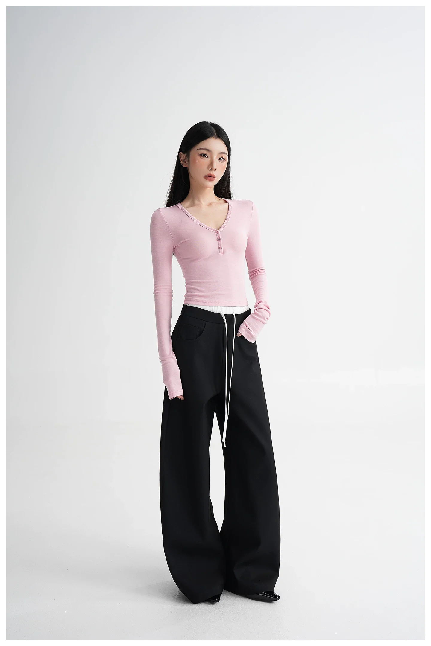 Wool V-Neck Slim Fit Cropped Top - Image 12