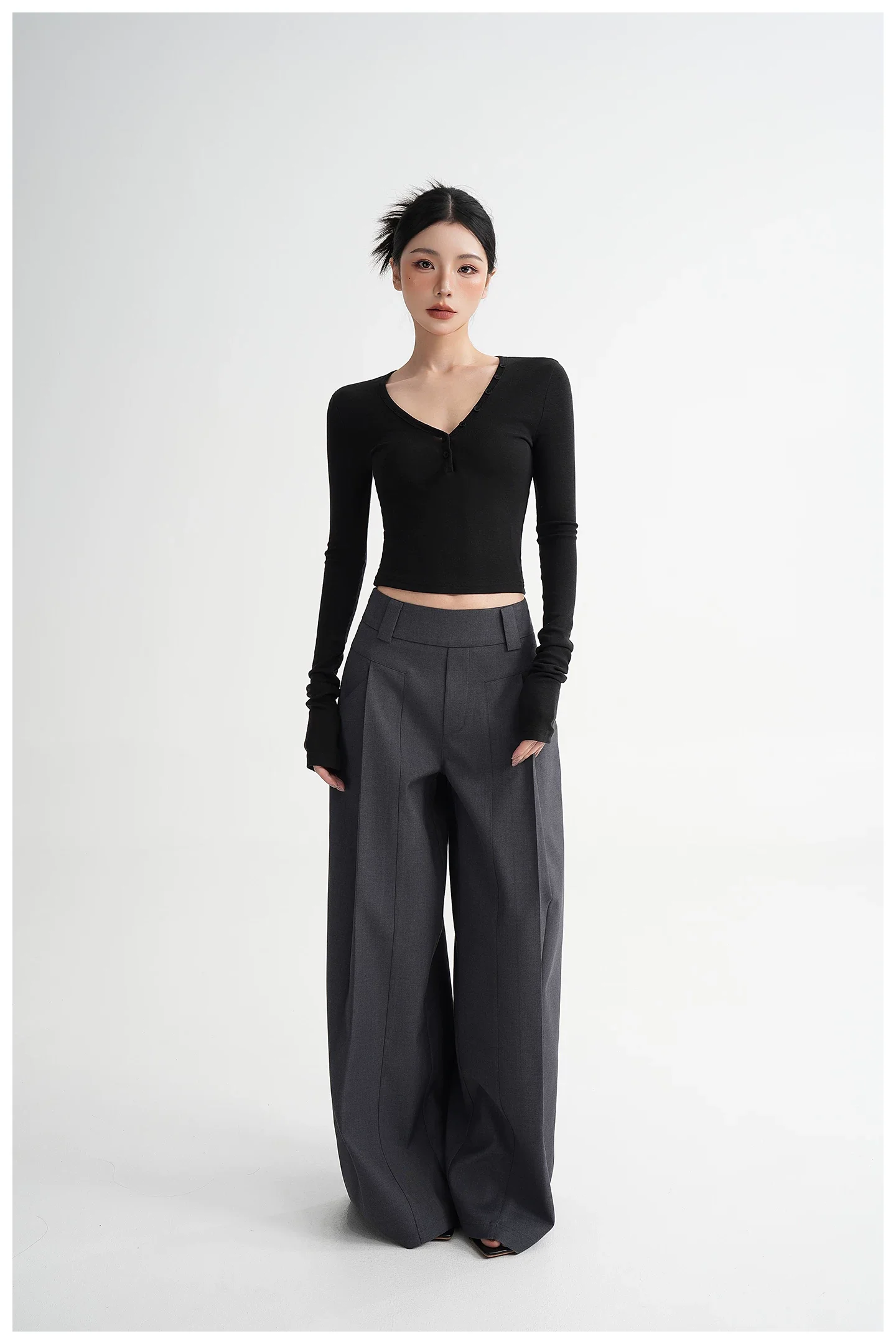 Wool V-Neck Slim Fit Cropped Top - Image 3